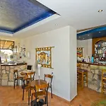Zeus Hotel
