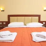 Zeus Hotel *