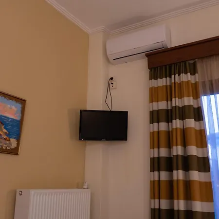 Zeus فندق