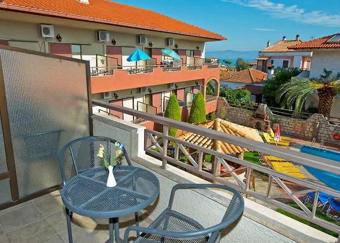 Zeus Hotel *