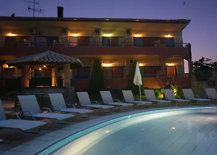 Zeus Hotel *