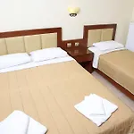 Zeus Hotel *