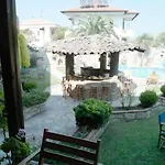 Zeus Hotel