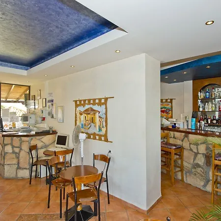 Zeus Hotel