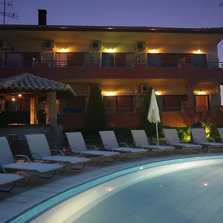 Zeus Hotel *