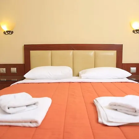 Zeus Hotel *