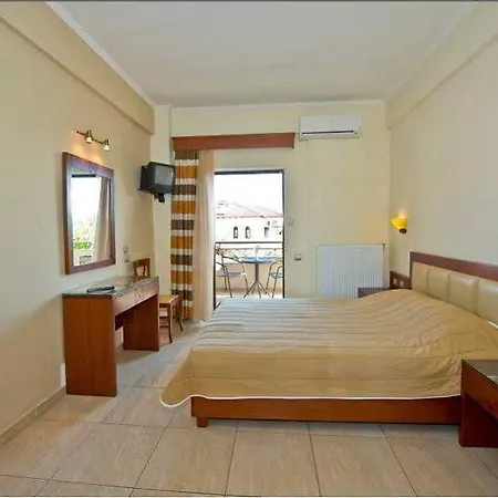 Zeus Hotel *